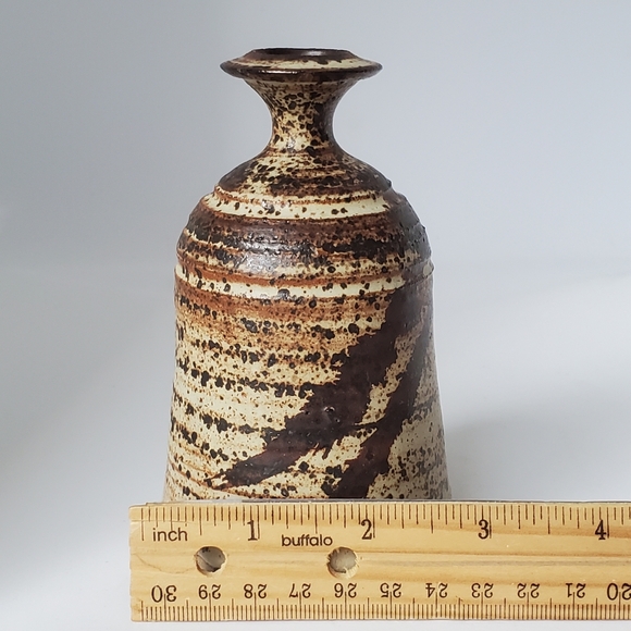 Signed Studio Pottery Vase - Picture 8 of 8